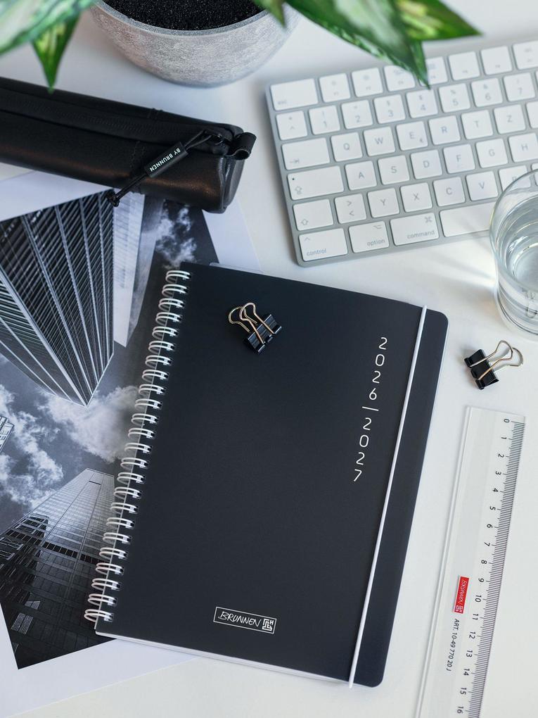 Weitere Ansicht: Schülerkalender 2026/2027 "Plain Black" | A5, Kunststoff