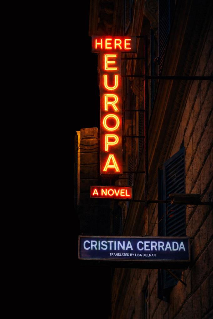 Produktbild: Here, Europa | Cristina Cerrada