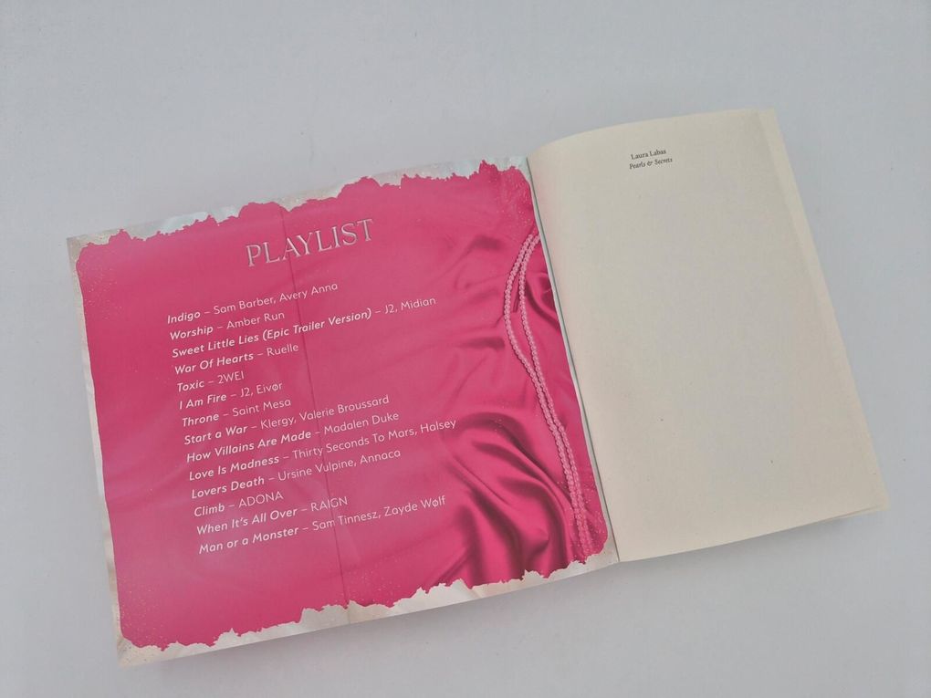 Weitere Ansicht: Pearls & Secrets | Laura Labas
