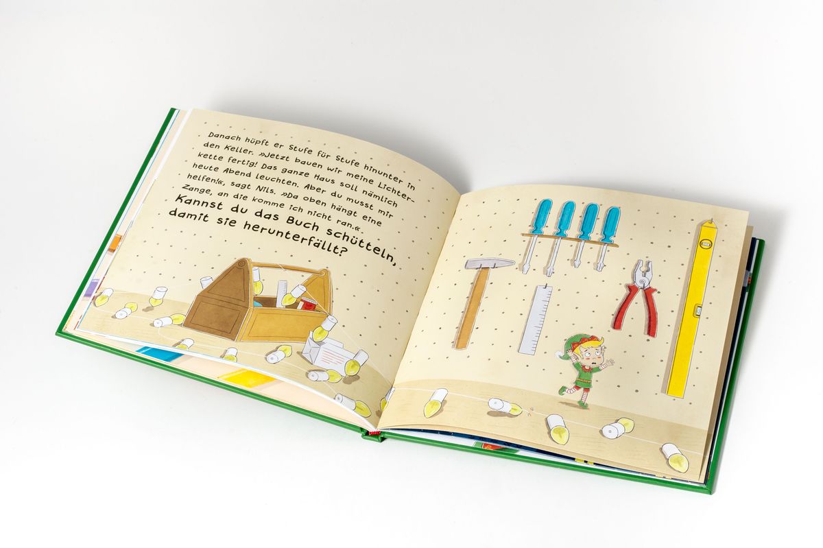 Weitere Ansicht: Weck den Weihnachtswichtel. Ein Weihnachts-Mitmachbuch. Zum Schütteln, Schaukeln, Pusten und mehr. Von 2 bis 4 Jahren | Nico Sternbaum