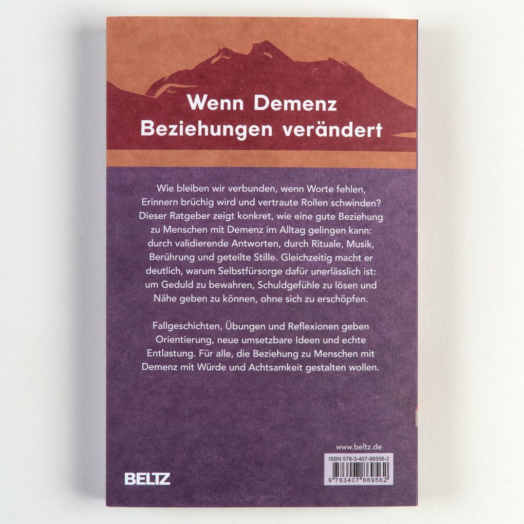 Weitere Ansicht: Verbunden bleiben bei Demenz | Hildegard Nachum, Ulrike Zika