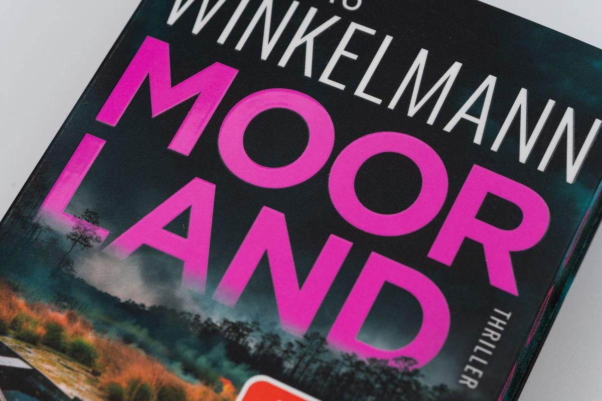 Weitere Ansicht: Moorland. Die Braut | Andreas Winkelmann