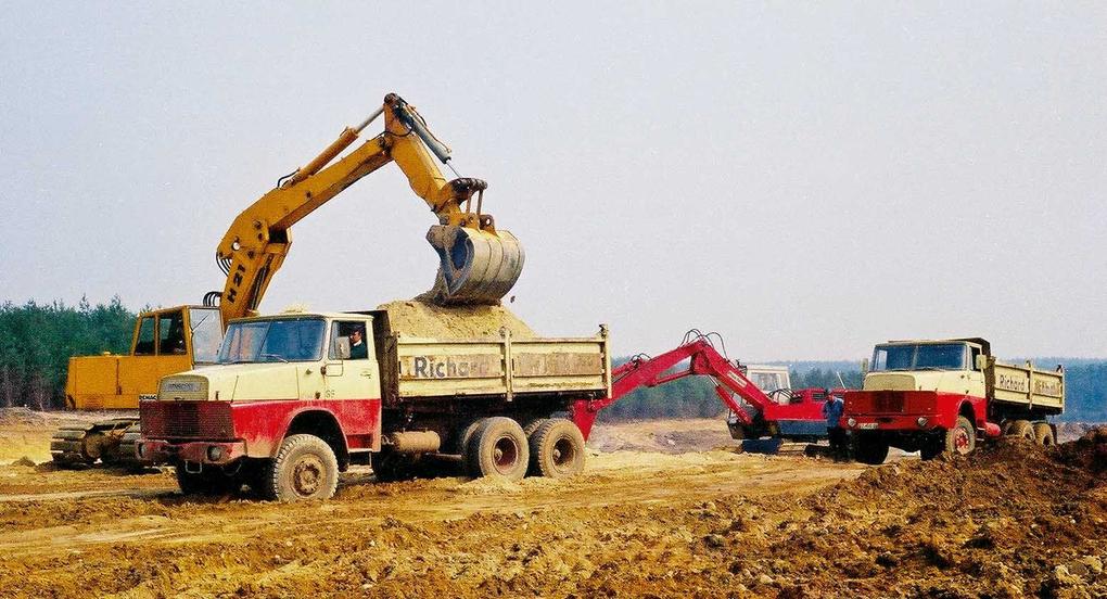 Weitere Ansicht: Jahrbuch Baumaschinen 2027