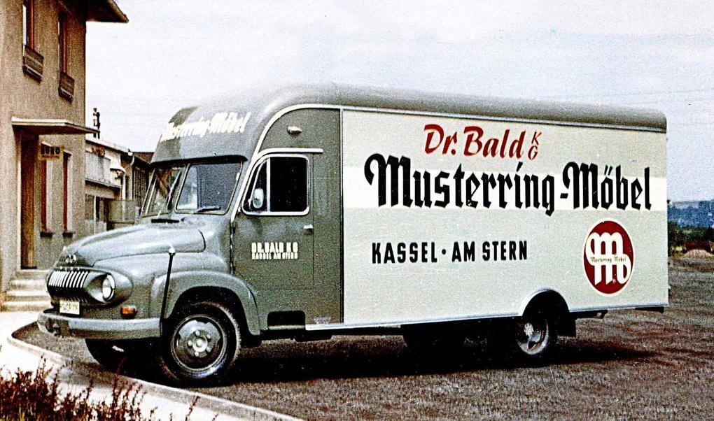 Weitere Ansicht: Jahrbuch Lastwagen 2027