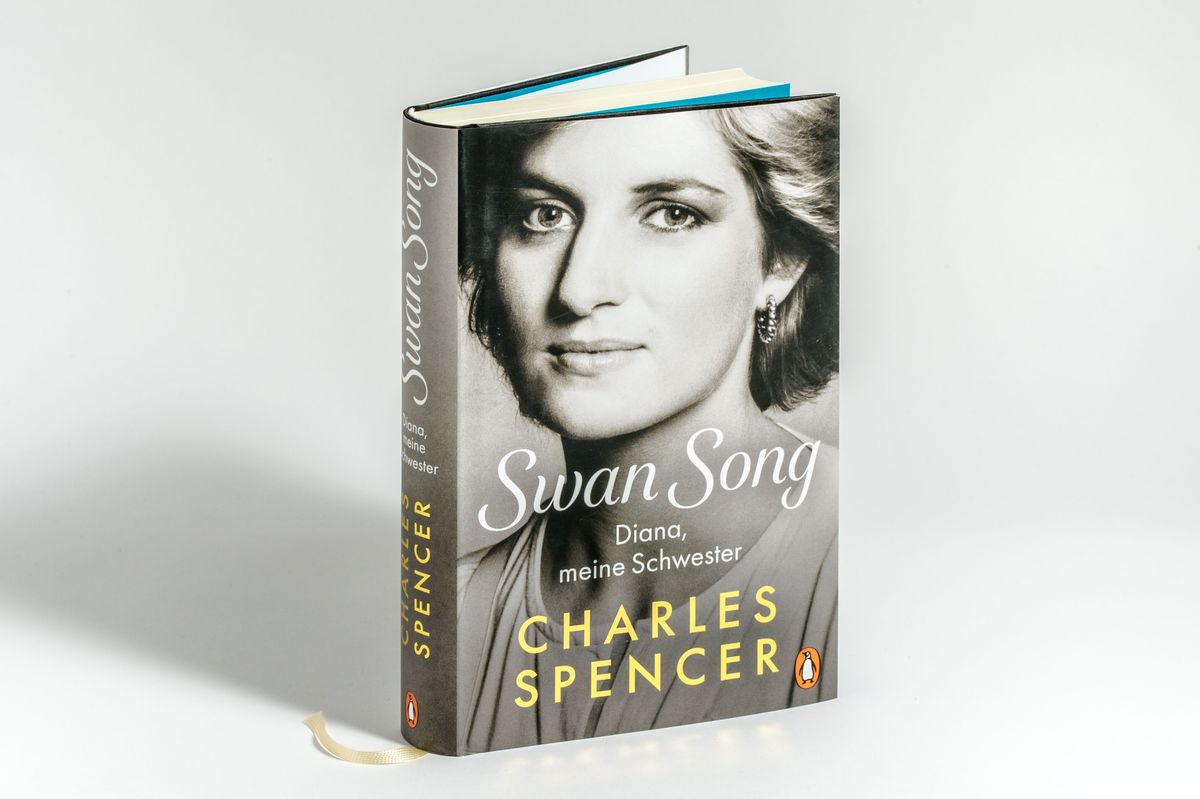Weitere Ansicht: Swan Song | Charles Spencer