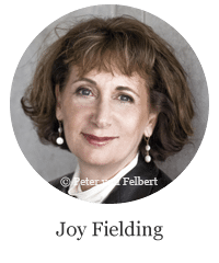 Joy Fieldings Krimis sind spannungsgeladen.